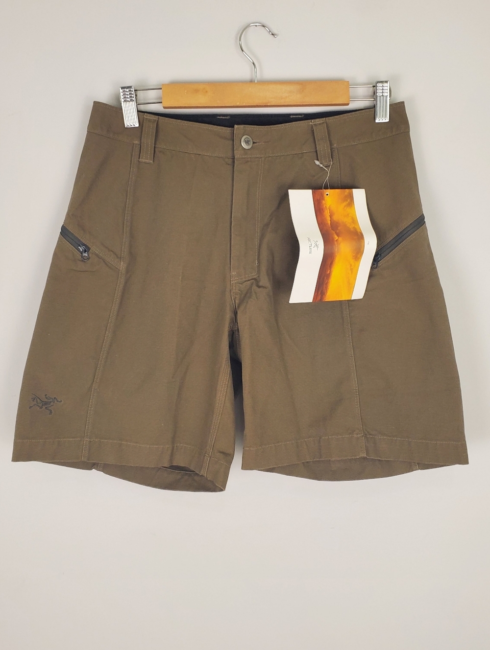 Arc'Teryx Gamut Short Women's Size 8 Taupe NWT